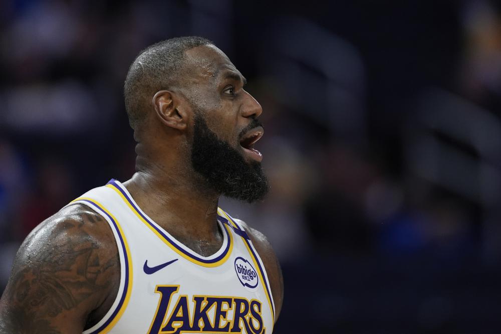 手击打脸部 手击打脸部