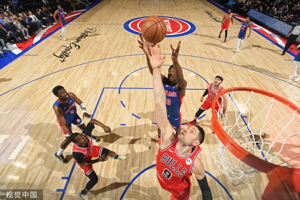 球迷们不仅 球迷们不仅