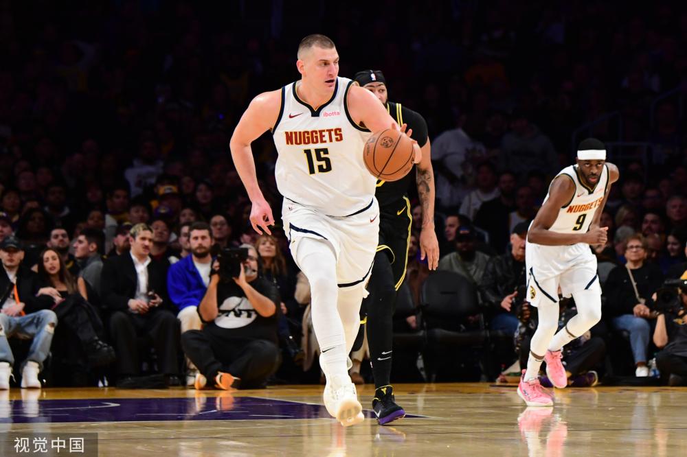 更象征着球 更象征着球